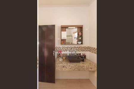 Casa à venda com 224m², 3 quartos e 4 vagas Casa à venda com 224m², 3 quartos e 4 vagasBanheiro