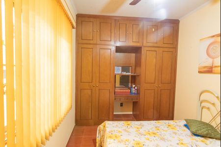 Casa à venda com 224m², 3 quartos e 4 vagas Casa à venda com 224m², 3 quartos e 4 vagasQuarto 1