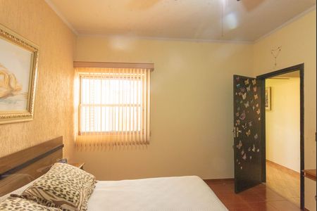 Casa à venda com 224m², 3 quartos e 4 vagas Casa à venda com 224m², 3 quartos e 4 vagasQuarto 2