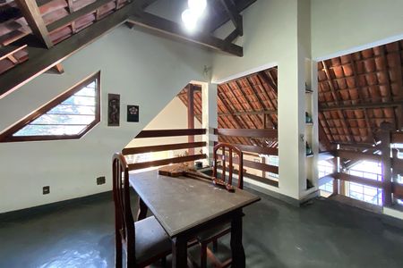 Casa à venda com 520m², 5 quartos e 3 vagasQuarto Sótão