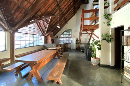 Casa à venda com 520m², 5 quartos e 3 vagasEspaço Gourmert