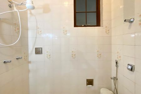 Casa à venda com 520m², 5 quartos e 3 vagasBanheiro 2