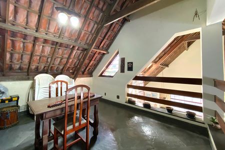 Casa à venda com 520m², 5 quartos e 3 vagasQuarto Sótão