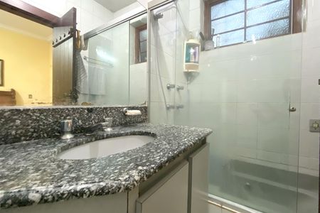 Casa à venda com 520m², 5 quartos e 3 vagasBanheiro da Suíte 1