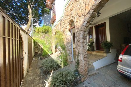 Casa à venda com 520m², 5 quartos e 3 vagasEntrada