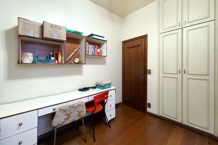 Casa à venda com 520m², 5 quartos e 3 vagasQuarto 1
