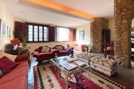 Casa à venda com 520m², 5 quartos e 3 vagasSala