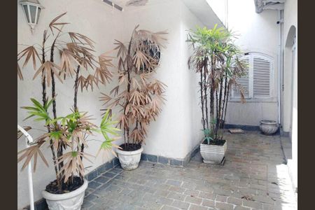 Casa para alugar com 216m², 2 quartos e 2 vagas