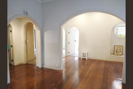 Casa para alugar com 216m², 2 quartos e 2 vagas
