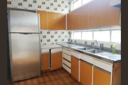 Casa para alugar com 216m², 2 quartos e 2 vagas