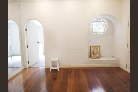 Casa para alugar com 216m², 2 quartos e 2 vagas