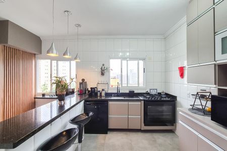 Apartamento para alugar com 303m², 3 quartos e 3 vagas Apartamento para alugar com 303m², 3 quartos e 3 vagasCozinha
