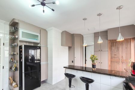 Apartamento para alugar com 303m², 3 quartos e 3 vagas Apartamento para alugar com 303m², 3 quartos e 3 vagasCozinha