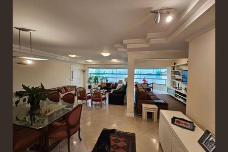 Apartamento à venda com 191m², 4 quartos e 3 vagas