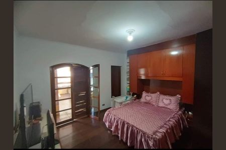 Casa à venda com 224m², 4 quartos e 4 vagas Casa à venda com 224m², 4 quartos e 4 vagasFoto 06