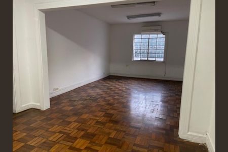 Casa para alugar com 250m², 4 quartos e 2 vagas