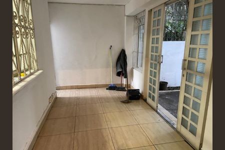 Casa para alugar com 250m², 4 quartos e 2 vagas