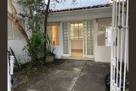 Casa para alugar com 250m², 4 quartos e 2 vagas