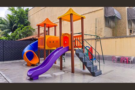 Apartamento à venda com 104m², 3 quartos e 2 vagas Apartamento à venda com 104m², 3 quartos e 2 vagasÁrea comum - Playground