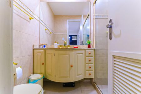 Apartamento à venda com 104m², 3 quartos e 2 vagas Apartamento à venda com 104m², 3 quartos e 2 vagasBanheiro da Suíte