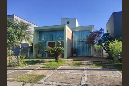 Casa à venda com 235m², 3 quartos e 4 vagas