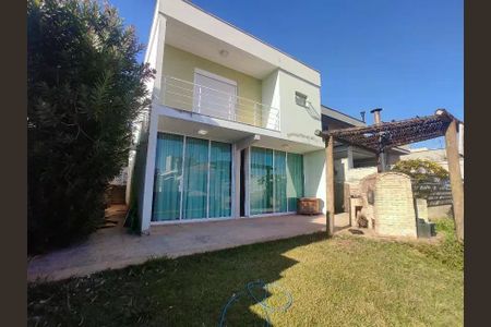 Casa à venda com 235m², 3 quartos e 4 vagas