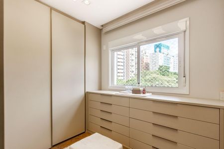 Apartamento à venda com 3 quartos, 183m² em Vila Nova Conceição, São Paulo