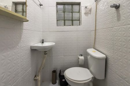 Casa de condomínio para alugar com 50m², 1 quarto e sem vagaBanheiro 