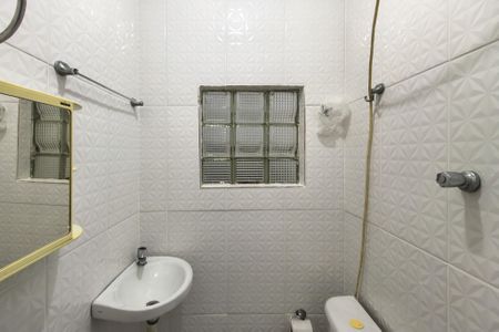 Casa de condomínio para alugar com 50m², 1 quarto e sem vagaBanheiro 