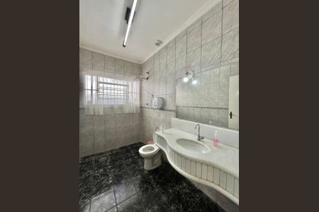 Casa para alugar com 160m², 3 quartos e sem vaga Casa para alugar com 160m², 3 quartos e sem vagaBanheiro