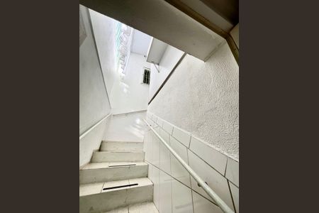 Casa para alugar com 160m², 3 quartos e sem vaga Casa para alugar com 160m², 3 quartos e sem vagaEscada