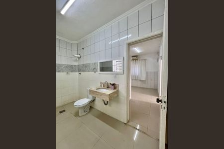 Casa para alugar com 160m², 3 quartos e sem vaga Casa para alugar com 160m², 3 quartos e sem vagaBanheiro da Suíte