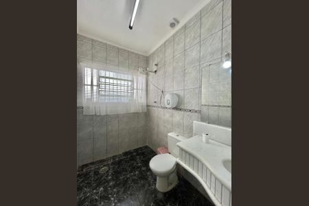 Casa para alugar com 160m², 3 quartos e sem vaga Casa para alugar com 160m², 3 quartos e sem vagaBanheiro
