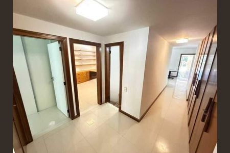 Apartamento à venda com 260m², 4 quartos e 3 vagas