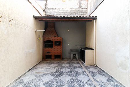 Casa para alugar com 191m², 4 quartos e 1 vagaQuintal