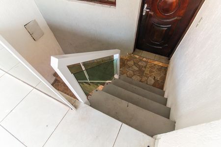Casa para alugar com 191m², 4 quartos e 1 vagaEscada