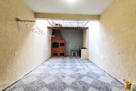 Casa para alugar com 191m², 4 quartos e 1 vagaQuintal