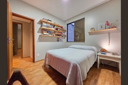 Apartamento à venda com 115m², 3 quartos e 1 vagaQuarto 2