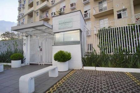 Apartamento para alugar com 77m², 3 quartos e 1 vaga