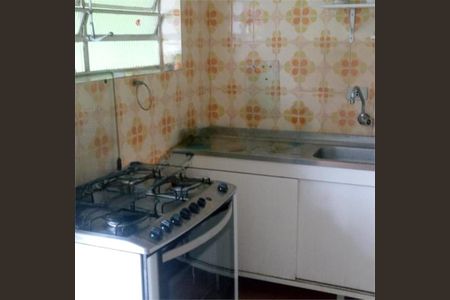 Casa à venda com 2 quartos, 296m² em Vila Zat, São Paulo