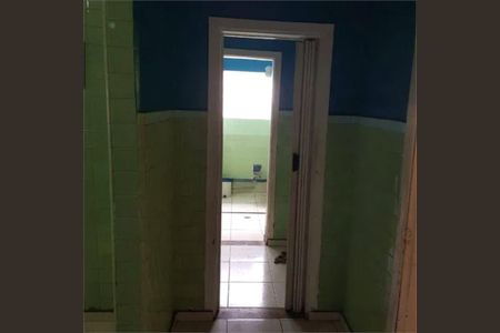Casa à venda com 2 quartos, 296m² em Vila Zat, São Paulo