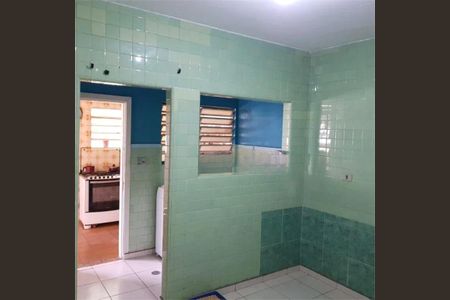 Casa à venda com 2 quartos, 296m² em Vila Zat, São Paulo