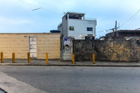 Casa para alugar com 100m², 1 quarto e 1 vaga Casa para alugar com 100m², 1 quarto e 1 vagaFachada Principal + Placa
