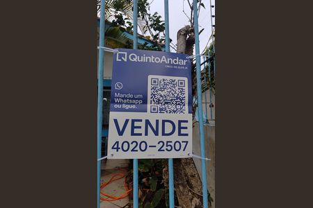 Casa à venda com 300m², 3 quartos e 2 vagas Casa à venda com 300m², 3 quartos e 2 vagasPlaquinha
