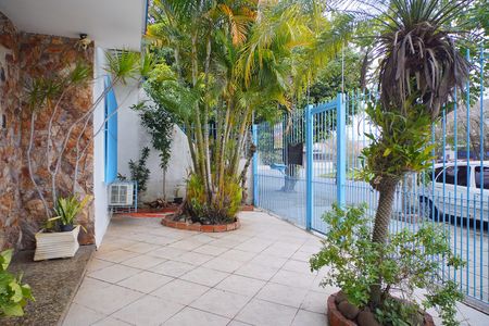 Casa à venda com 300m², 3 quartos e 2 vagas Casa à venda com 300m², 3 quartos e 2 vagasPátio
