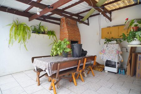 Casa à venda com 300m², 3 quartos e 2 vagas Casa à venda com 300m², 3 quartos e 2 vagasChurrasqueira