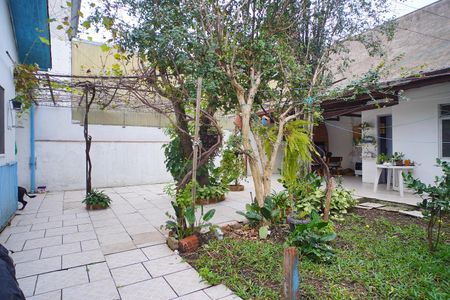 Casa à venda com 300m², 3 quartos e 2 vagas Casa à venda com 300m², 3 quartos e 2 vagasPátio