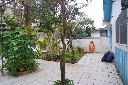 Casa à venda com 300m², 3 quartos e 2 vagas Casa à venda com 300m², 3 quartos e 2 vagasPátio