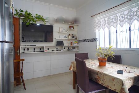 Casa à venda com 300m², 3 quartos e 2 vagas Casa à venda com 300m², 3 quartos e 2 vagasCozinha