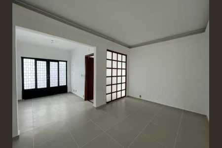 Casa à venda com 250m², 5 quartos e 3 vagas Casa à venda com 250m², 5 quartos e 3 vagasFoto 07